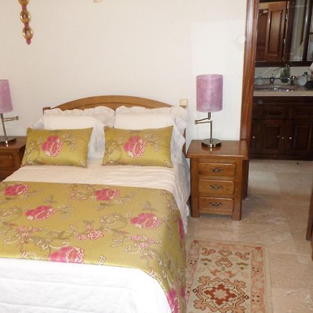 Casal Dos 5 Hotel Minde Room photo
